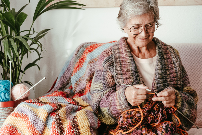 Crafting Activities For Your Elderly Parent With Dementia The Trace
